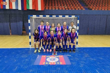 TITULA STIŽE U PANČEVO: U ŽFK-u Voja Gačić igraju šampionke lavljeg srca!