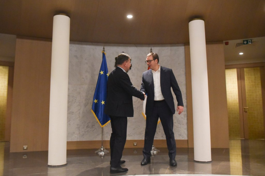 Aleksandar Vučić dočekao Lajčaka
