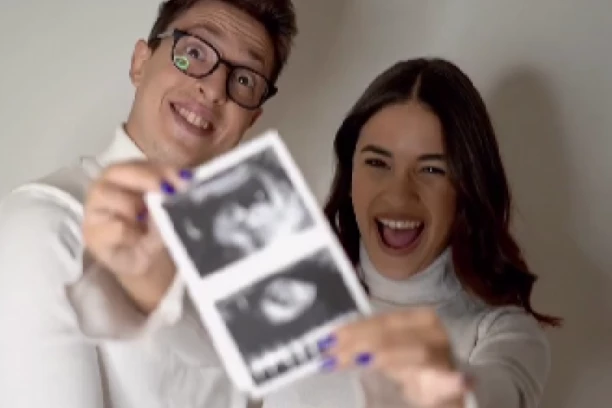 PRVA FOTKA TRUDNE SUPRUGE UROŠA JOVČIĆA! Prelepa Špankinja pozirala u DONJEM VEŠU, u prvom planu TRUDNIČKI STOMAK (FOTO)