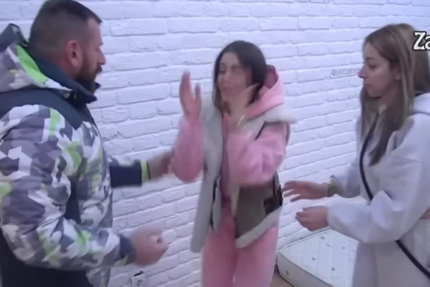 ANĐELA DOŽIVELA NERVNI SLOM! Jezive scene u Zadruzi, Crnogorka preti da će polomiti sebi RUKE I NOGE! (VIDEO)