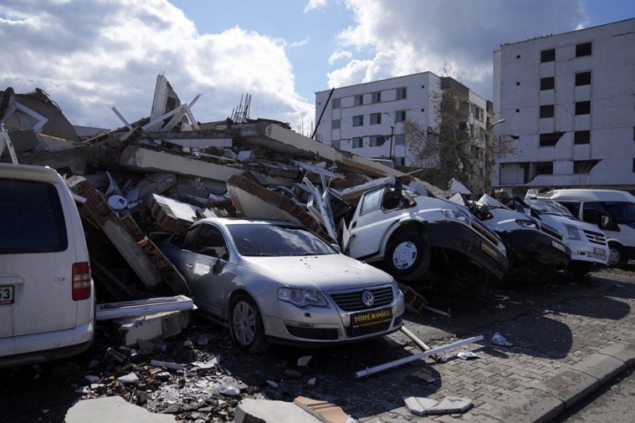 Ruševine nakon zemljotresa u turskoj
