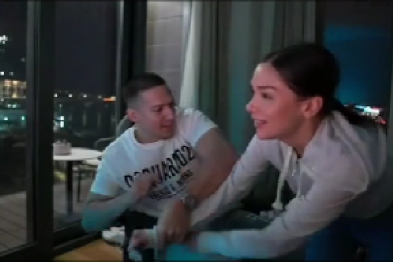 Baka Prase tuče Anju Blagojević