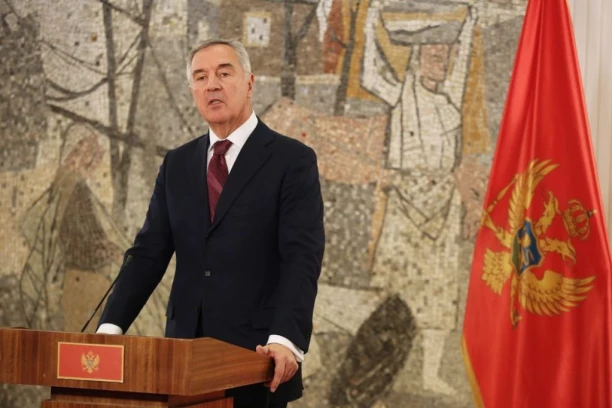 ĐUKANOVIĆ RASPUSTIO SKUPŠTINU: Milo doneo ukaz, biće objavljen u službenom listu