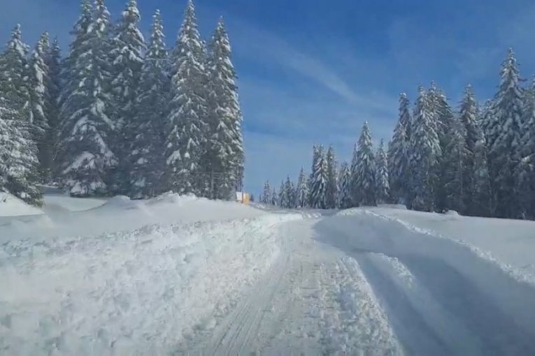 Snežni nanosi na Goliji