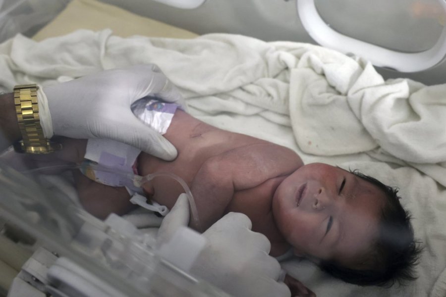 Beba spasena u Siriji
