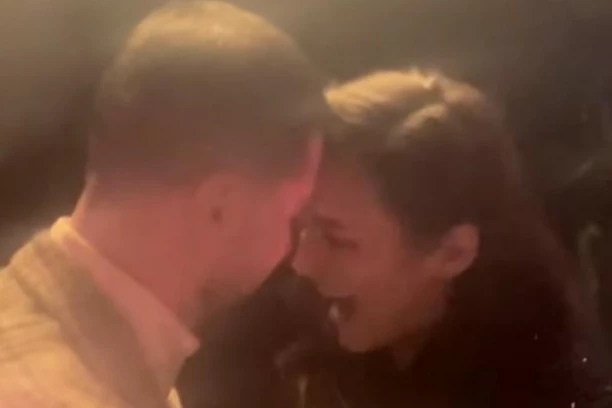 ZABORAVITE SVE ŠTO STE ZNALI O NJOJ: Naša popularna pevačica PROMENILA IME! (FOTO)