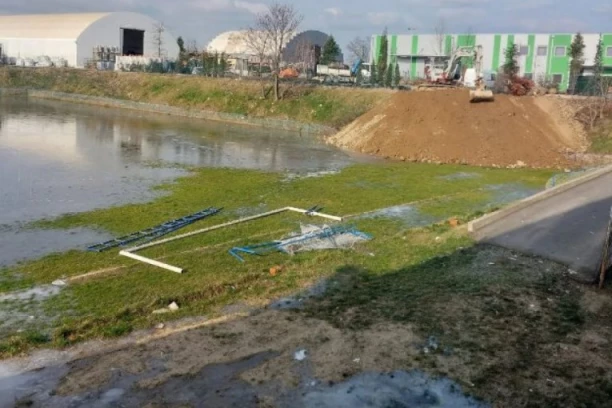 DOŠLO JE VREME ZA OZBILJNU REKONSTRUKCIJU: Klub rešava goruće pitanje - igrači će ubuduće imati sjajne uslove! (FOTO GALERIJA)