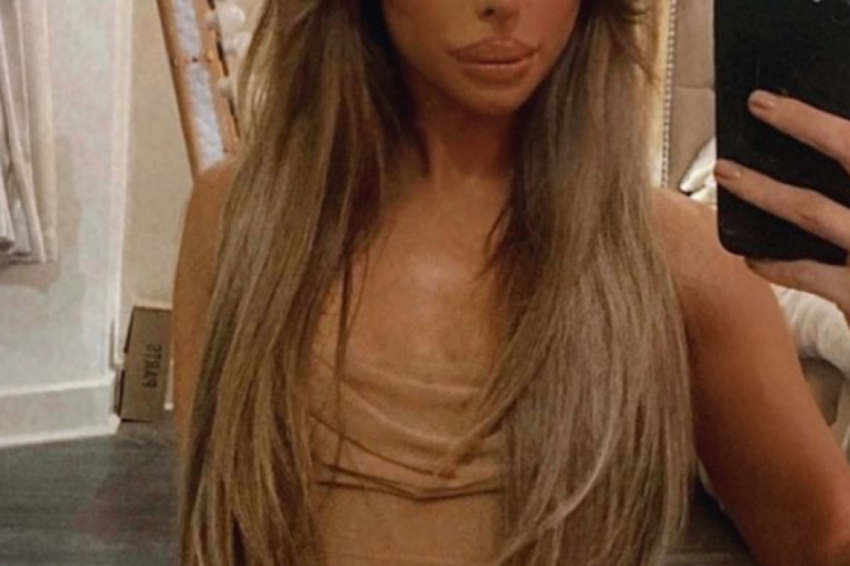 Najvatrenija manekenka se slika