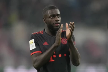 I OVO POSTOJI: Upamekano se za utakmice priprema sa operskim pevačem! (FOTO)