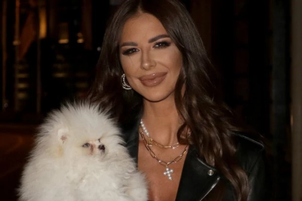 ZORANNAH PONOVO NA UDARU FANOVA! Digla se kuka i motika zbog ŠOK PROMENE poznate jutjuberke, društvene mreže se usijale! (FOTO)