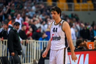 BARSA DEMOLIRALA VIRTUS U BOLONJI: Mirotić se igrao sa slabašnim Teom!