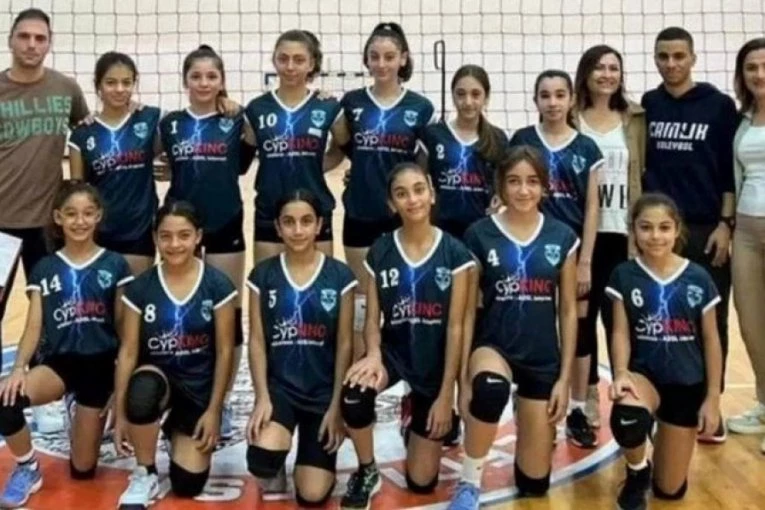 CELA ODBOJKAŠKA EKIPA NESTALA U RUŠEVINAMA! Spasioci intezivno tragaju, tri tela izvučena