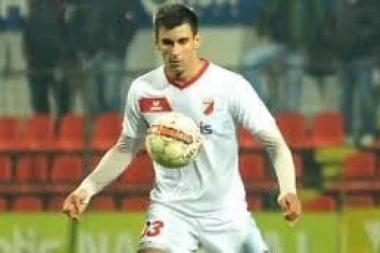 NAPADAČ SUPERLIGAŠKOG ISKUSTVA STIGAO U BEŠKU: Hajduk doveo kompletno nov tim - vojvođanski rang takmičenja postaje realnost!