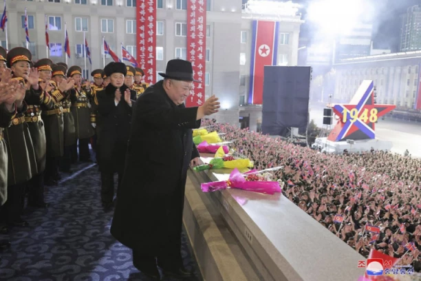 AMERIKA JE PIRATSKA ZEMLJA, KRADE NAFTU I HRANU OD DRUGIH: Kim Džong Un žestoko provocirao Bajdena