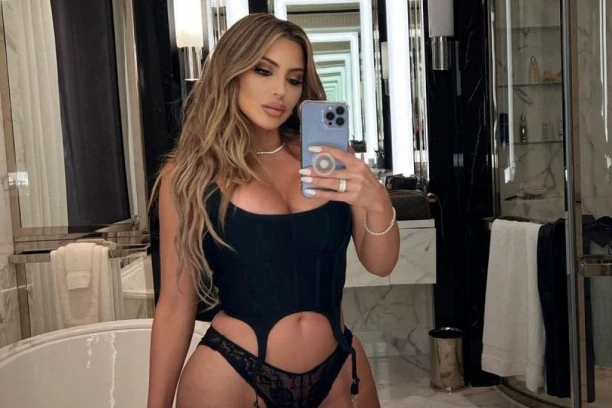 KO OVO REŽIRA? Spavao mu sa majkom, a sada DELE svlačionicu u NBA ligi! (FOTO GALERIJA)