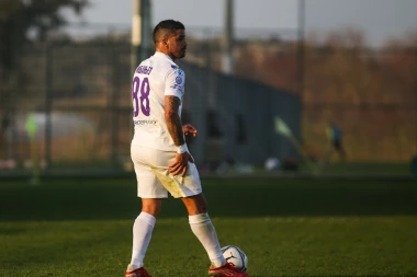 IBANJEZ "ODLAZI" U ZEMLJU IZLAZEĆEG SUNCA: Zbog Argentinca, Japanka stigla na beogradsku „Marakanu“!