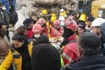 SVAKA ČAST! Devojku (17) nakon 108 sati spasioci iz Srbije izvukli ispod urušene zgrade u Turskoj