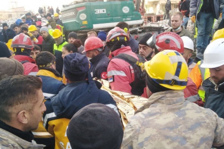 Srpski vatrogasci-spasioci prkose vremenu