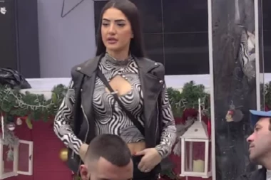 LJUBAVNICA SKROZ PROPALA! NE LIČI NA SEBE! Gleda samo u jednu tačku, BLEDA, nema osmeha! (VIDEO)