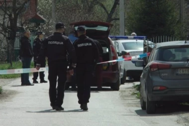 ZBOG DUGA OD 200 EVRA STRPALI GA U KOLA I OTELI! Uhapšena trojica mladića iz Kragujevca zbog PRINUDE