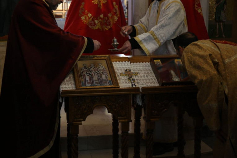 Celivanje moštiju Sveta Tri Jerarha