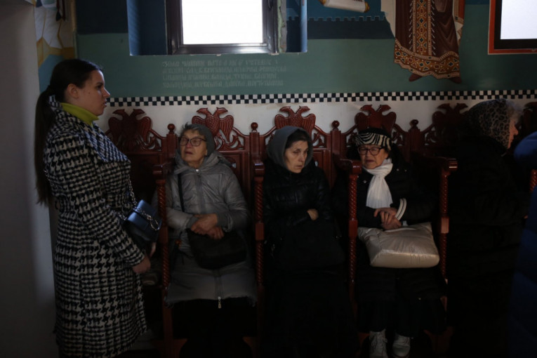 Vernici na čitanju akatista