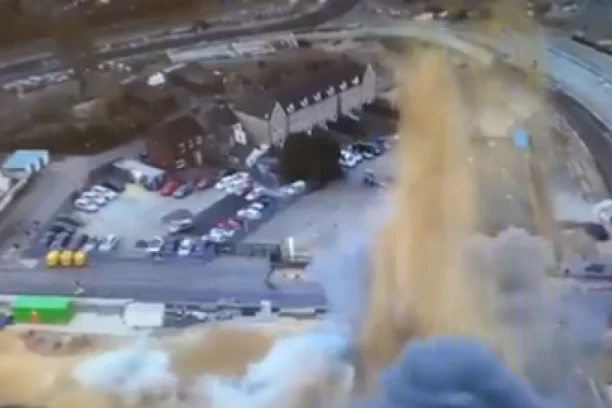 ŠOK U VELIKOJ BRITANIJI: Bomba od 250 kilograma iz Drugog svetskog rata eksplodirala neočekivano u trenutku detoniranja (VIDEO)
