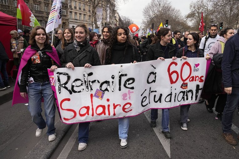 Protesti na ulicama Pariza