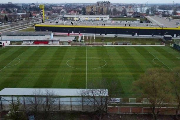 DERBI KOLA NA ADMIRALBET ARENI: Nikolićev povratnički debi na klupi Radničkog protiv Mačve iz Šabca!