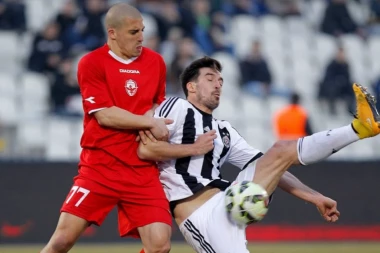 IZ KOPAČKI NA TRENERSKU KLUPU: Nakon karijere duge deceniju i po, okreće novi list fudbalske karijere!