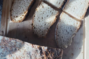 ĐAVOLJA POSLA: Staro verovanje zbog kog se hleb nikako ne seče nedeljom - JEZIVO!