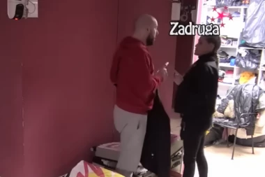 ZVEZDAN UDARIO ANU, PA JOJ PREVRNUO KREVET! Neviđeni TEROR Slavnića! Zadrugari skočili da pomognu Ćurčićevoj! (VIDEO)