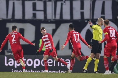 FILMSKA PRIČA: Amerikanac PAO lekarske preglede na Kipru, Brazilac peške BEŽAO iz Ukrajine sa porodicom - juče priredili ISTORIJSKU BRUKU Partizanu!