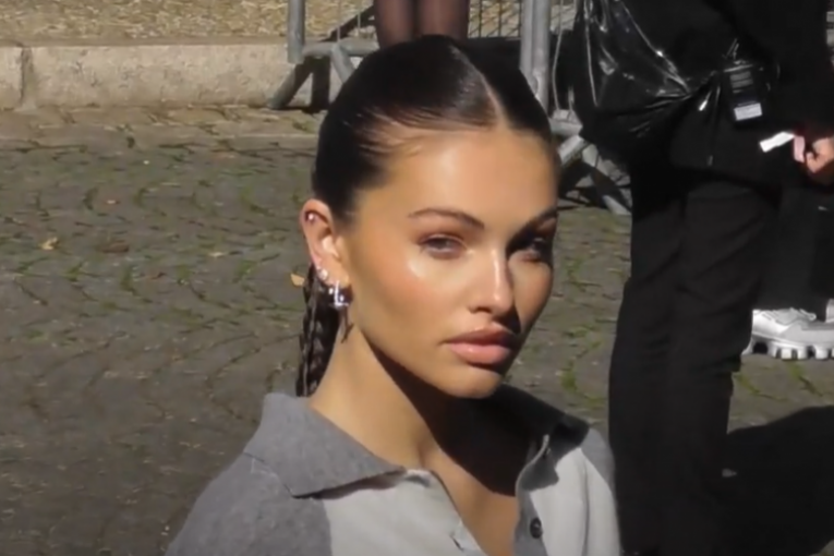 Tilan pozira novinarima