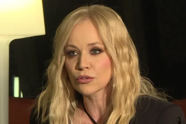 "ŽENE MI PRILAZE I UDVARAJU MI SE" Jelena Rozga dobija BRAČNE ponude od pripadnica lepšeg pola!