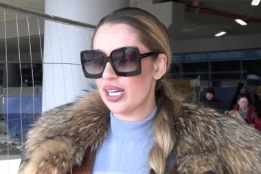 TEI TAIROVIĆ OTKAZAN NASTUP U TURSKOJ! Pevačica ponovo uhvaćena u aerodromu, pravdala se da je muče LJUBAVNI JADI! (VIDEO)