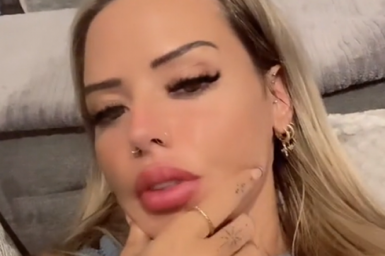 Ema objašnjava kako je uradila zube