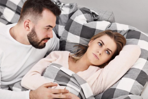 DESET GODINA NIJE SPAVALA SA SUPRUGOM, NE PODNOSI NI DODIR: On ne zna šta je odbija, psiholog jasan - OSTAVI GA!