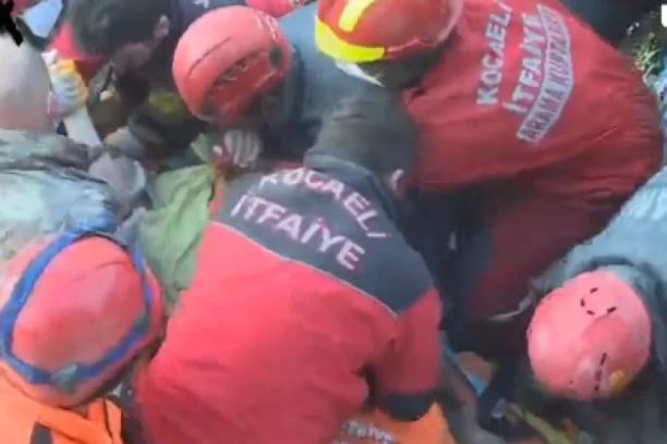 JOŠ JEDNO ČUDO U TURSKOJ! Spaseno dete posle 182 sata provedenih pod ruševinama! (VIDEO)