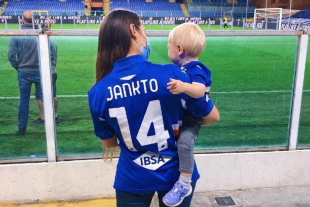 PRIZNAO DA JE GEJ, A SA NJOM IMA SINA: Oglasila se bivša devojka Jakuba Jankta,  njene reči su ŠOKIRALE svetsku javnost!