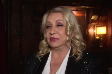 VESNI ZMIJANAC POGORŠANO ZDRAVSTVENO STANJE! Pevačica otkazala sve nastupe, mora na operaciju?