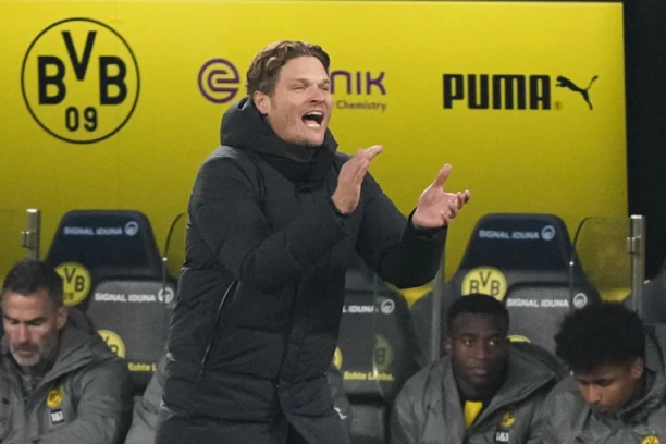 KO JE HEROJ DORTMUNDA TERZIĆ? Diplomirao sa srpskom legendom, žena mu fudbalerka, a jedna fotografija budi POSEBNU EMOCIJU!