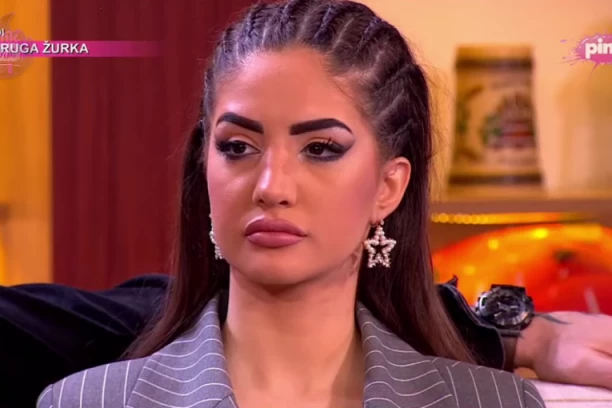 OPET JE JAVNO IMALA ODNOS SA MATORIM! Svaku noć mala radi! Anđeline komšije iz Đenovića RAZVEZALI JEZIK!