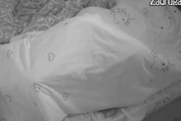 HELGA OTVORILA GRLO! Anđela pred Anom počastila Zvezdana ORALOM, a onda ga divljački ZAJAHALA! (VIDEO)