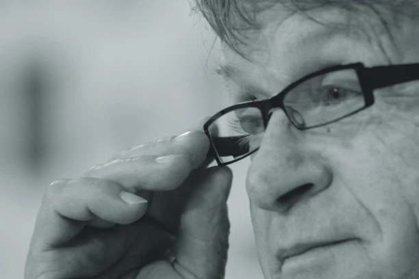 POSLEDNJE ZBOGOM! Na hiljade ljudi ISPRAĆA Ćiru Blaževića na večni počinak!