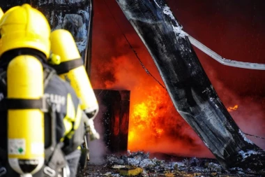 STRAŠNA TRAGEDIJA! Dva brata i žena jednog od njih poginuli u jezivom požaru u Nikšiću!