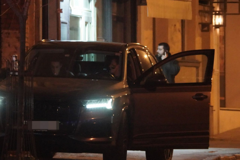 Edita Aradinović uhvaćena sa nepoznatim muškarcem