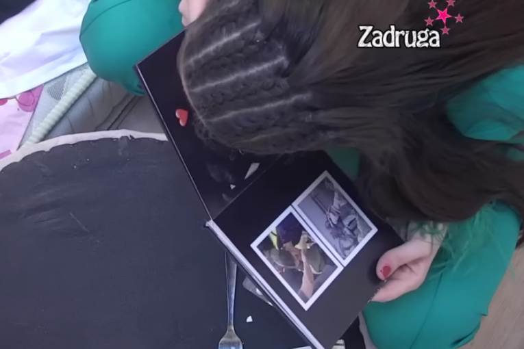 Anđela Đuričić ljubi sliku Zvezdana Slavnića kao ikonu Zadruga 6