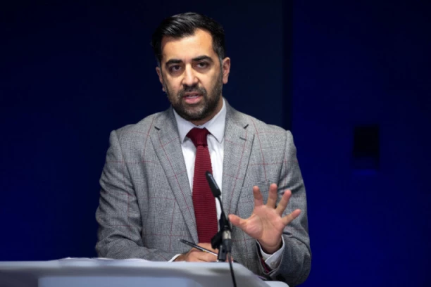 PAKISTANAC RASTURA BRITANIJU: Humza Jusaf donosi nezavisnost Škotima