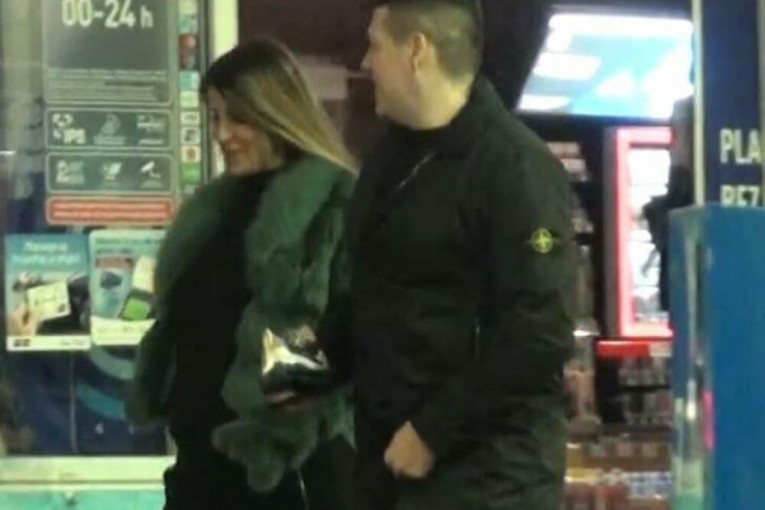 Sloba Radanović sa suprugom Jelenom tik pred njen porođaj